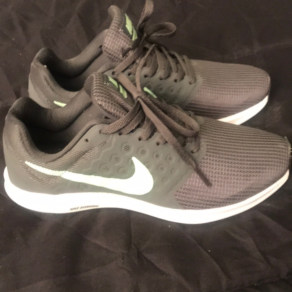 Nike tennis shoes